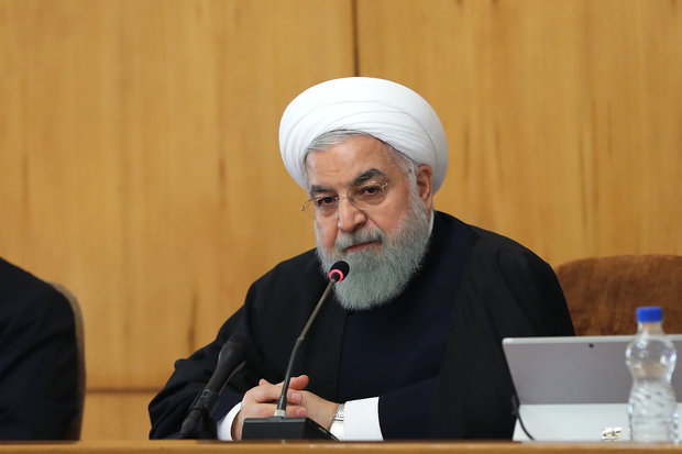 روحانی : تحریم‌های آمریکا را با افتخار دور می‌زنیم
